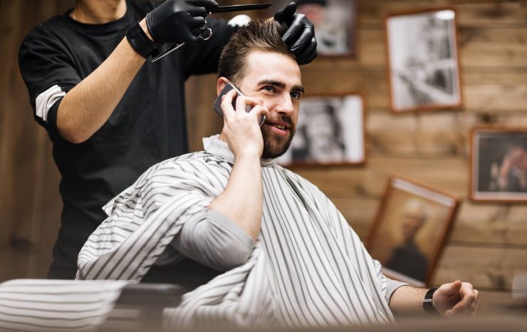 calling-in-barbershop-2RU2M7F